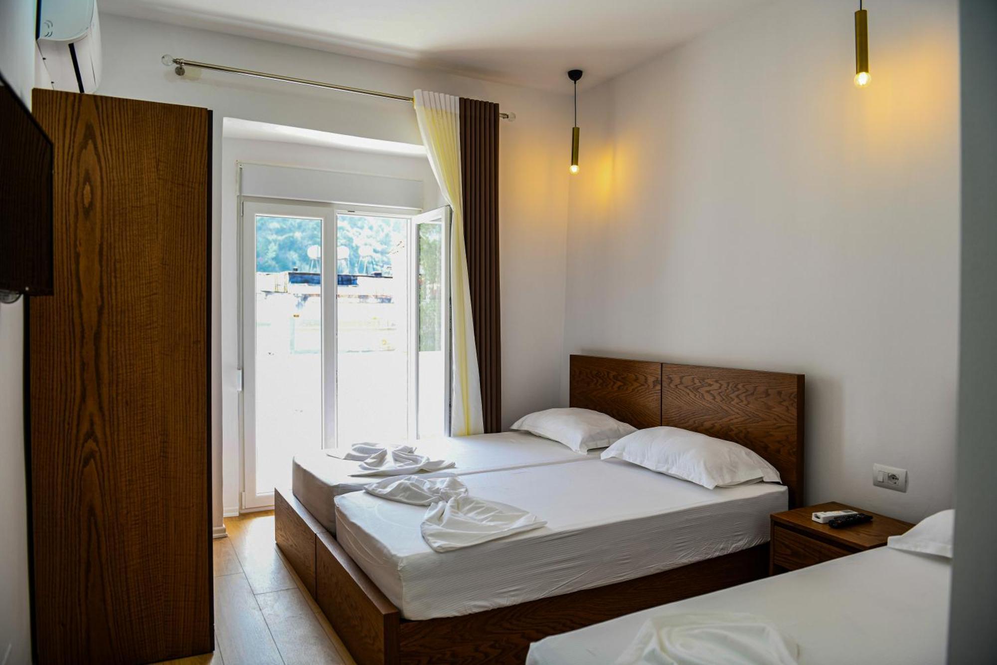 Guest House Cela City Centre Berat Exterior photo